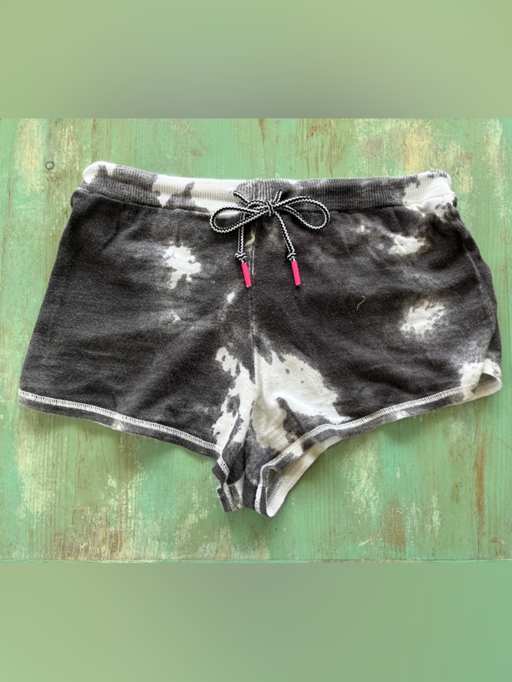 Lisa Todd Black & White Tie-Dye beachin Lounge Shorts